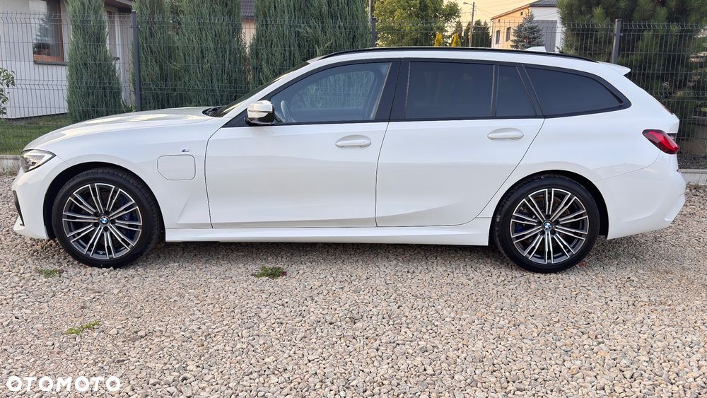 BMW Seria 3 330e M Sport - 37