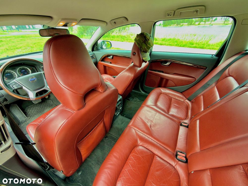 Volvo V70 D5 AWD Summum - 10