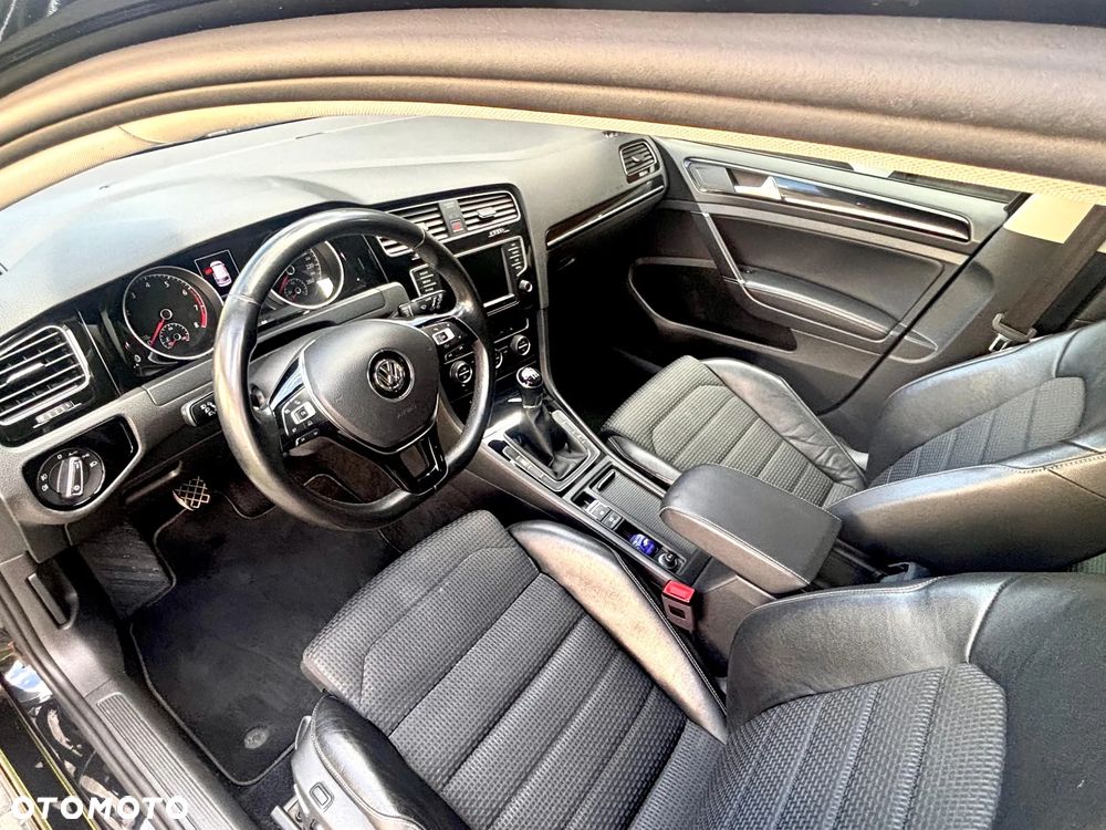 Volkswagen Golf - 11