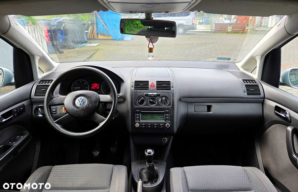 Volkswagen Touran - 8