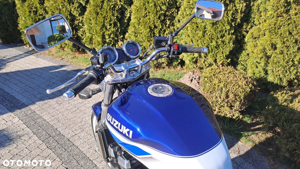 Suzuki GSX - 30