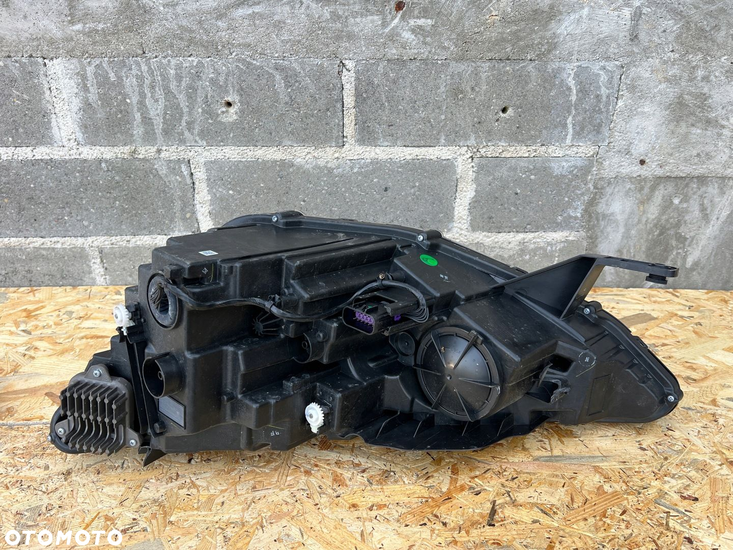 MG MG5 LAMPA PRZÓD PRAWA PRZEDNIA LED 100-40152 10796250 - 12
