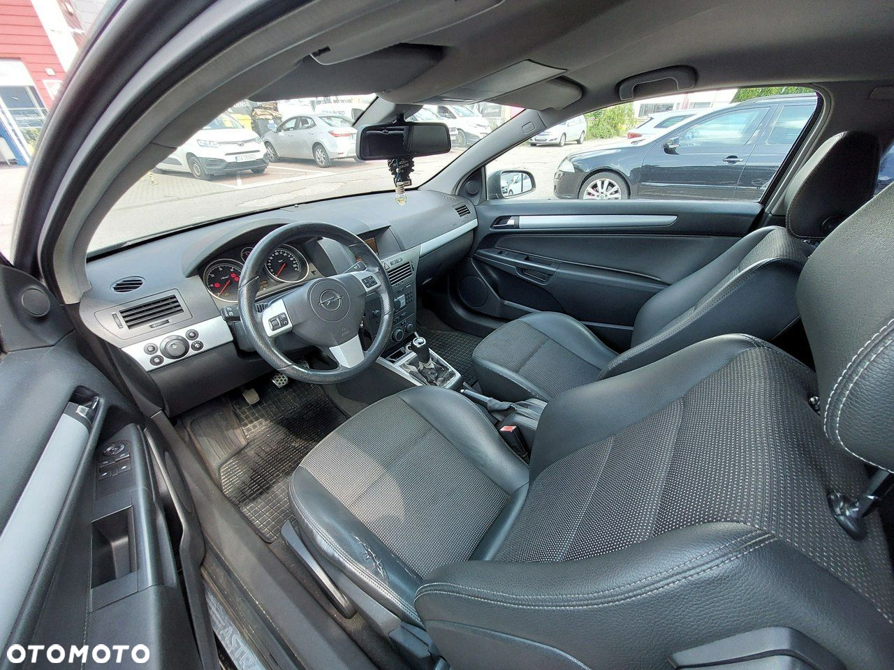 Opel Astra GTC 1.9 CDTI Cosmo - 6