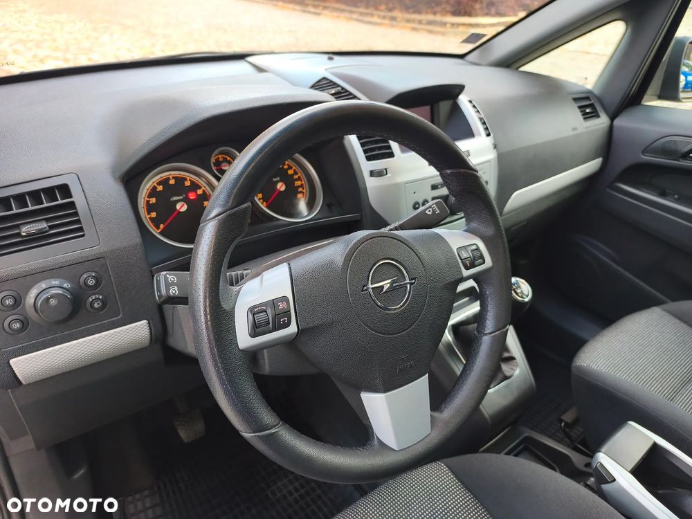 Opel Zafira - 20
