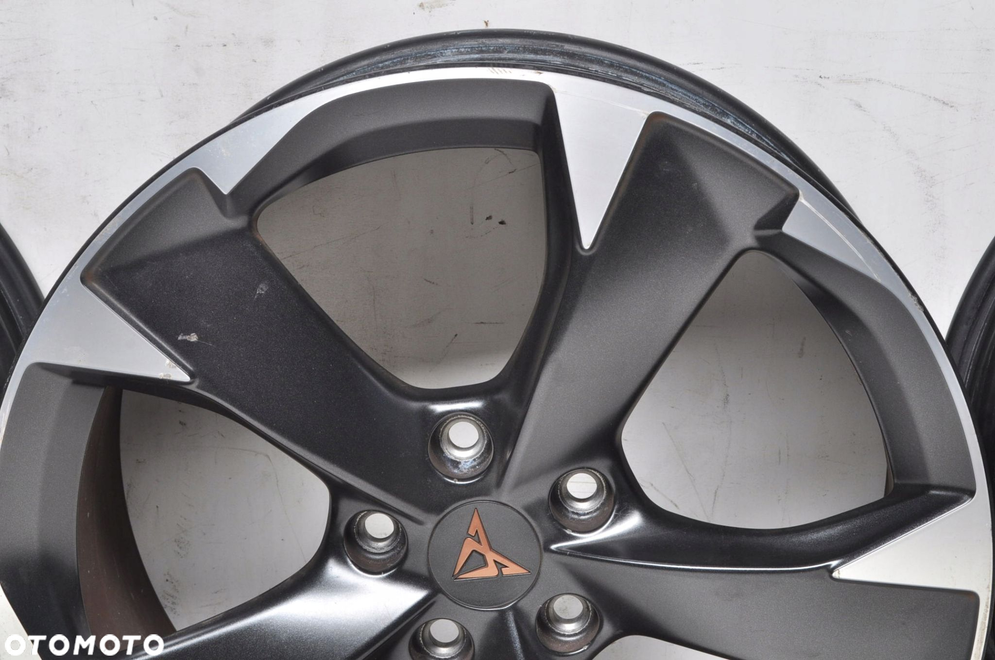 SEAT CUPRA LEON  FELGI ALUMINIOWE 5FA601025H  7,5J x 18 ET46 H2 5x112 - 6