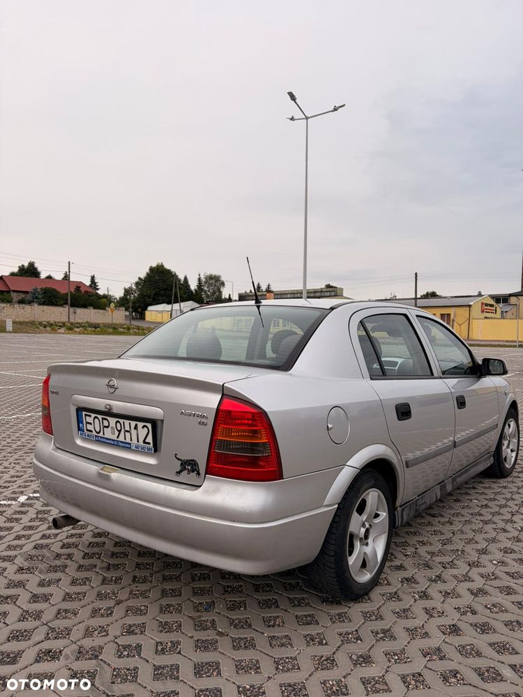 Opel Astra 1.6 - 4