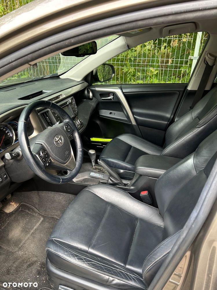 Toyota RAV4 2.2 D-CAT Prestige - 4