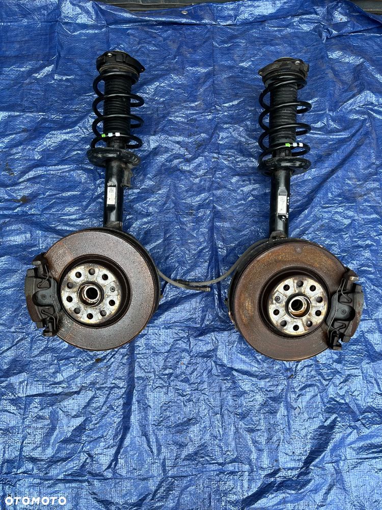 ZWROTNICA AMORTYZATOR audi q3 U8 LIFT 5N0413031 AT 5N0413031AS AUDI Q3 ZWROTNICA TIGUAN 5N0 2.0 TDI - 3