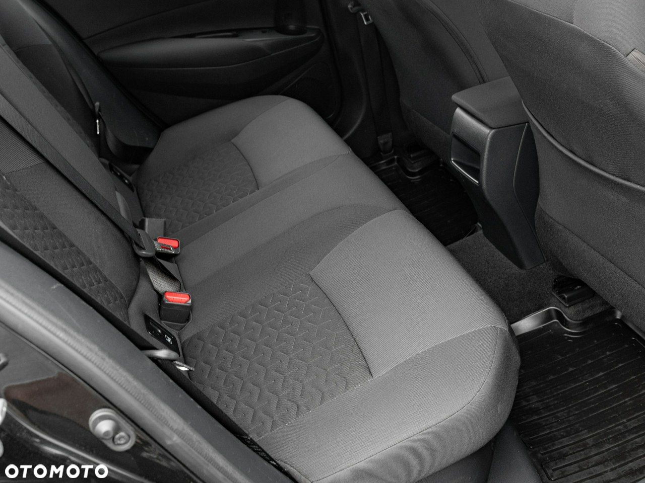 Toyota Corolla 1.8 Hybrid GPF Comfort - 29
