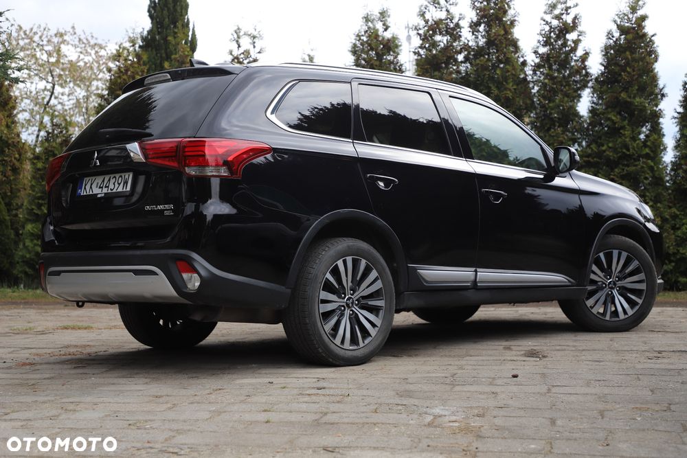 Mitsubishi Outlander - 4