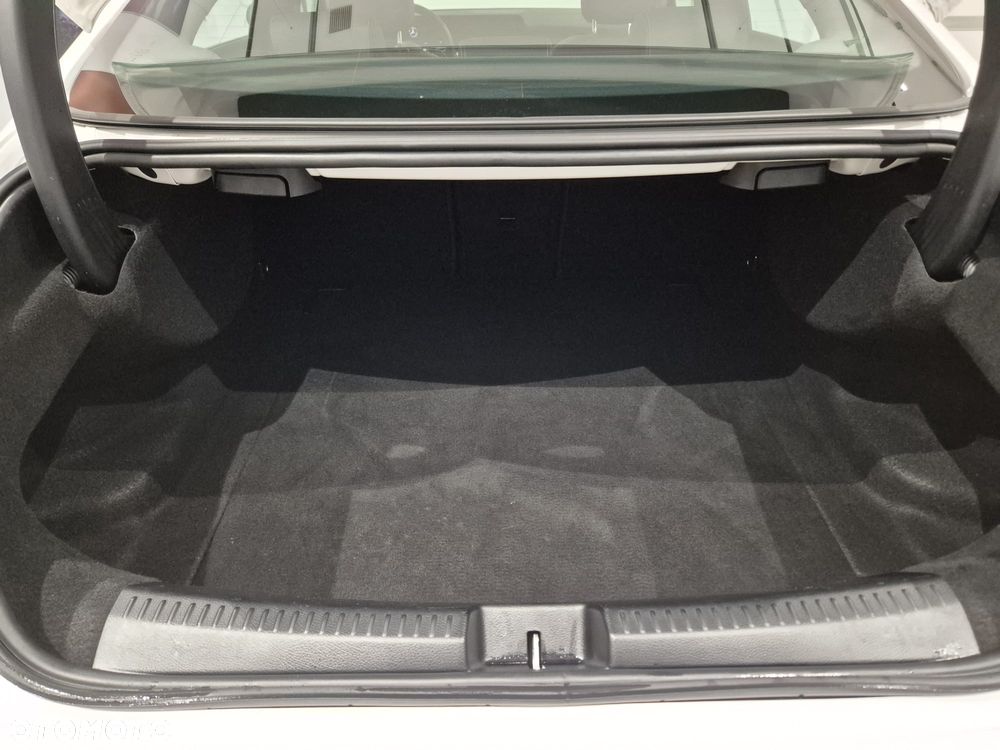 Mercedes-Benz CLA 200 7G-DCT - 13