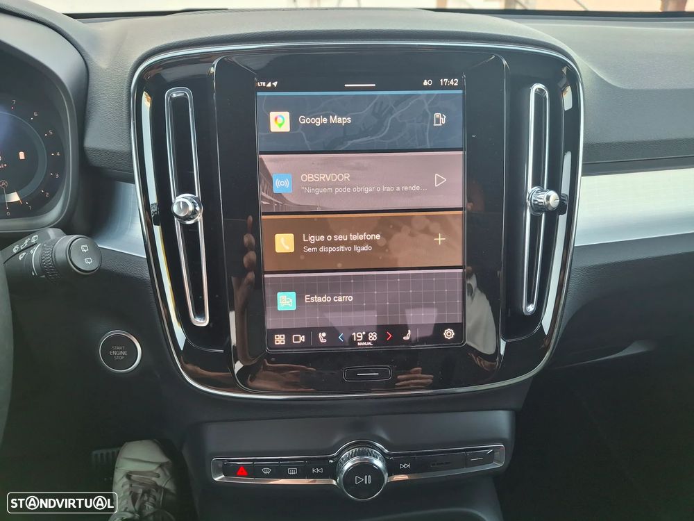 Volvo XC 40 2.0 B3 Black Edition - 24