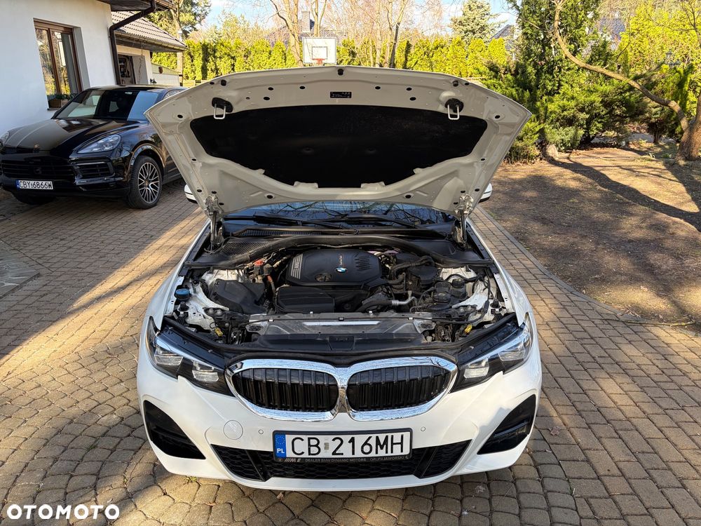 BMW Seria 3 318d M Sport - 14