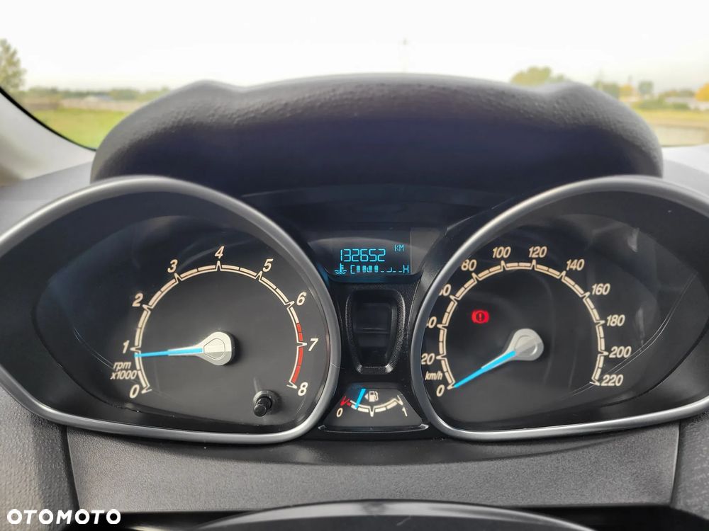 Ford Fiesta 1.25 Silver X plus EU5 - 24