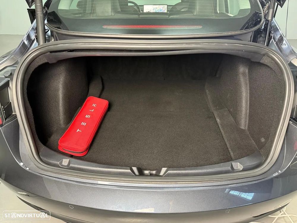 Tesla Model 3 - 17