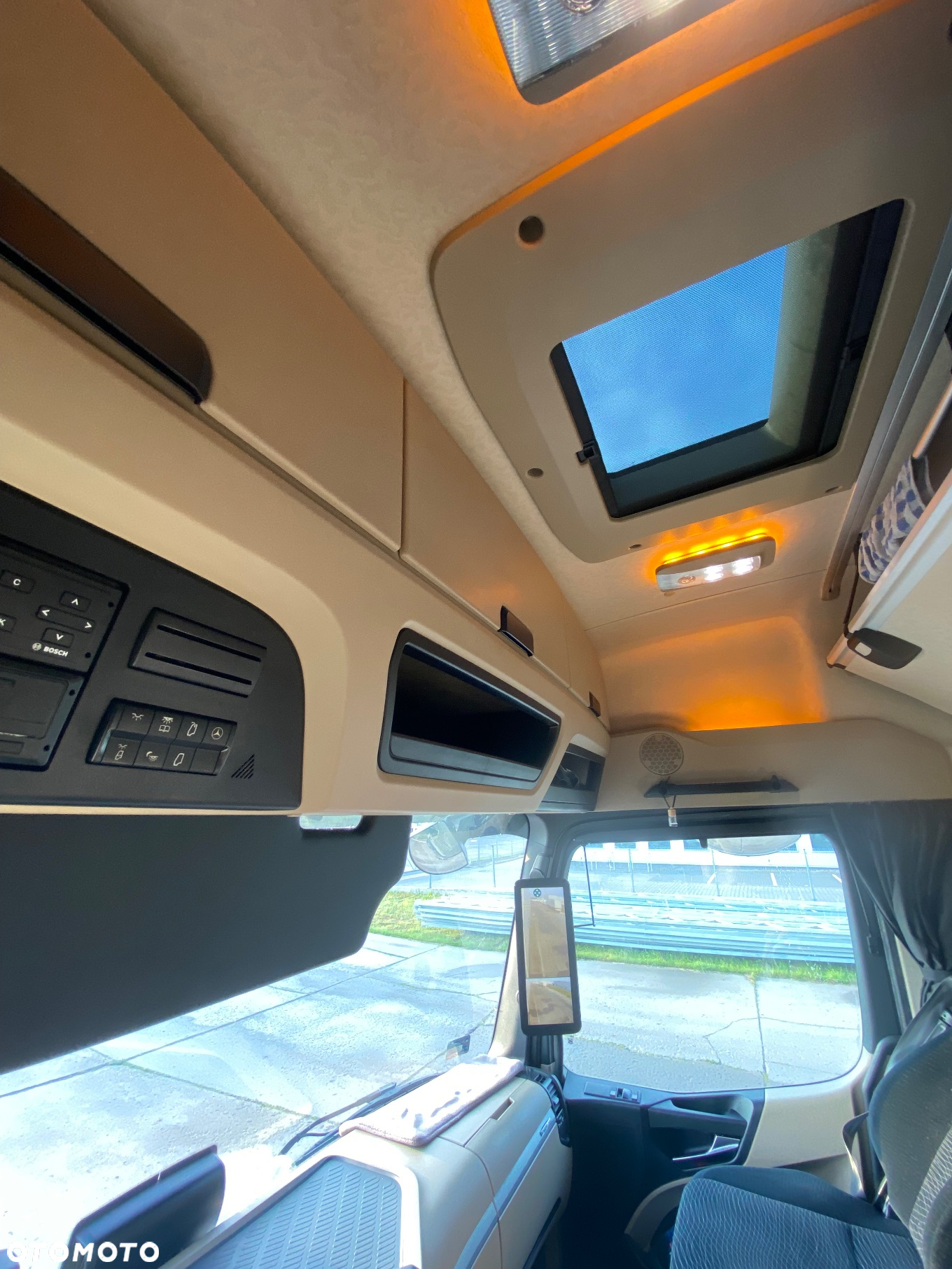 Mercedes-Benz ACTROS - 26