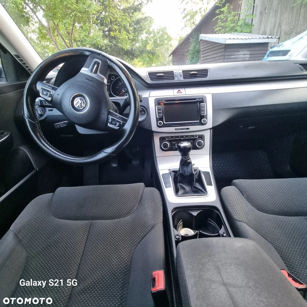 Volkswagen Passat 2.0 TDI Comfortline - 8