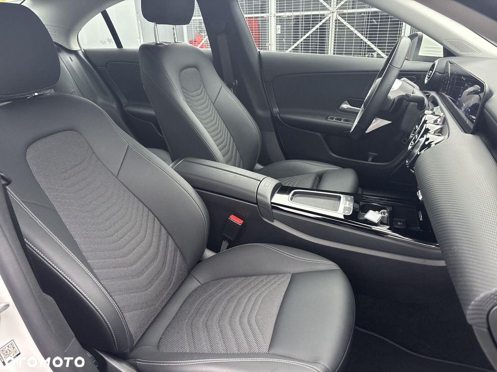 Mercedes-Benz CLA - 18