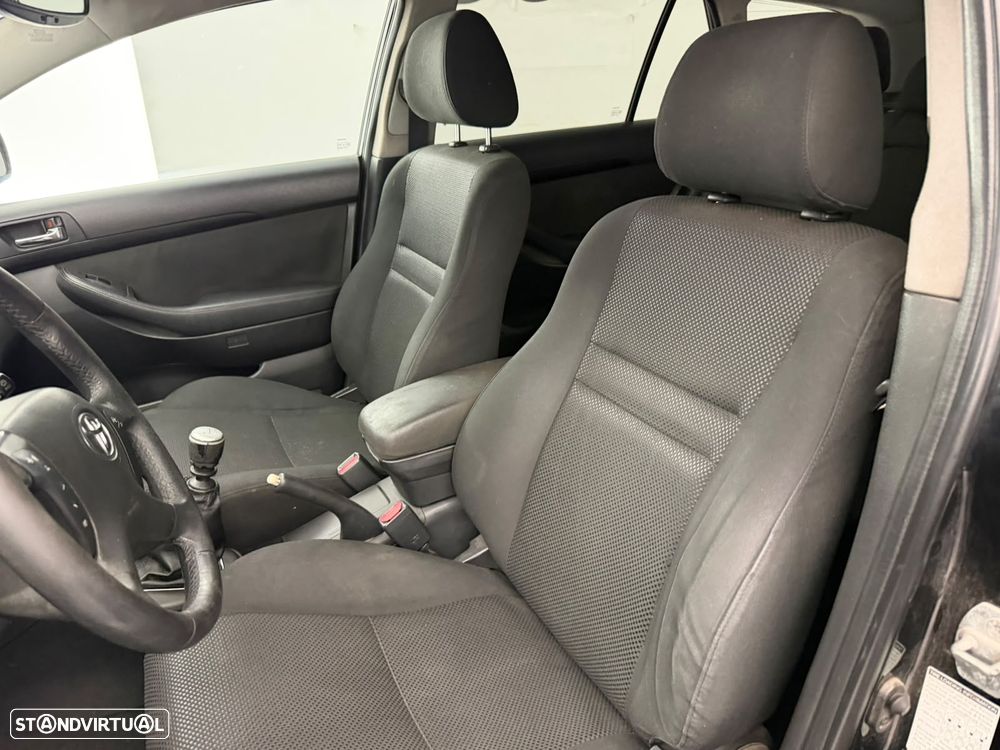 Toyota Avensis SW 2.2 D-4D - 5