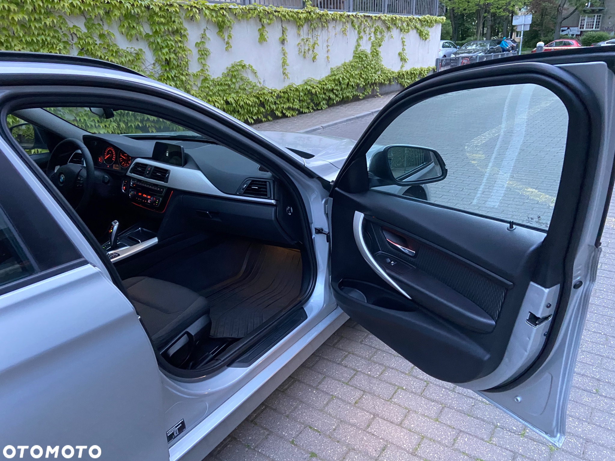 BMW Seria 3 320d Luxury Line sport - 25