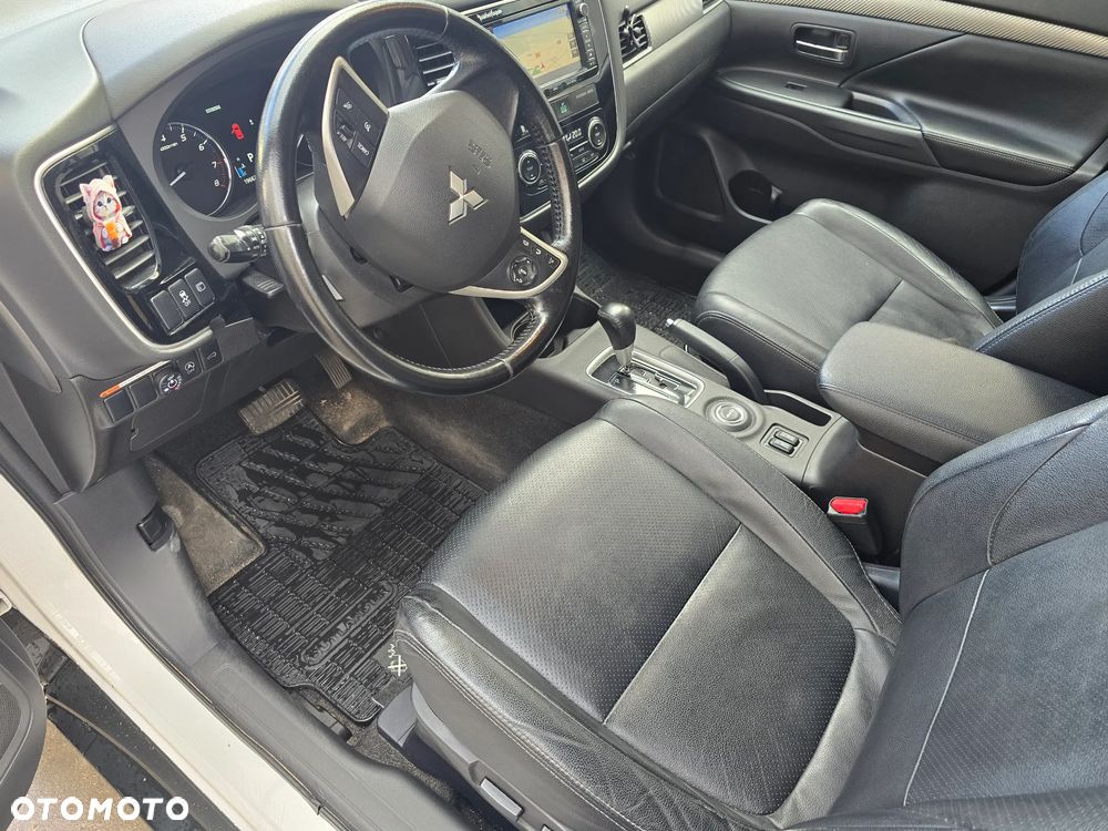 Mitsubishi Outlander 2.0 Instyle Navi CVT - 17