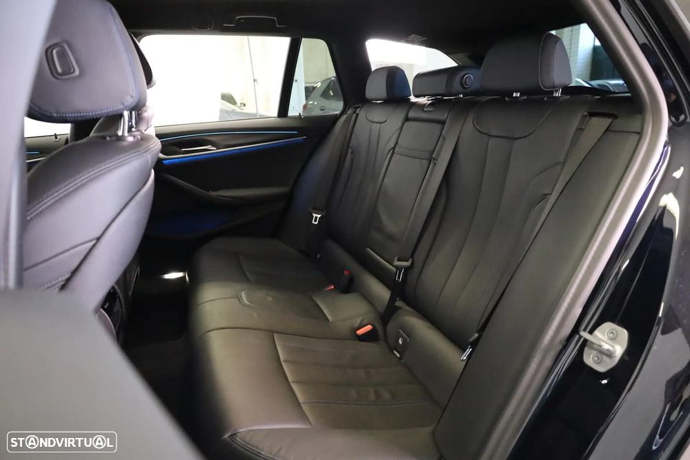 BMW 530 e Pack Desportivo M - 29