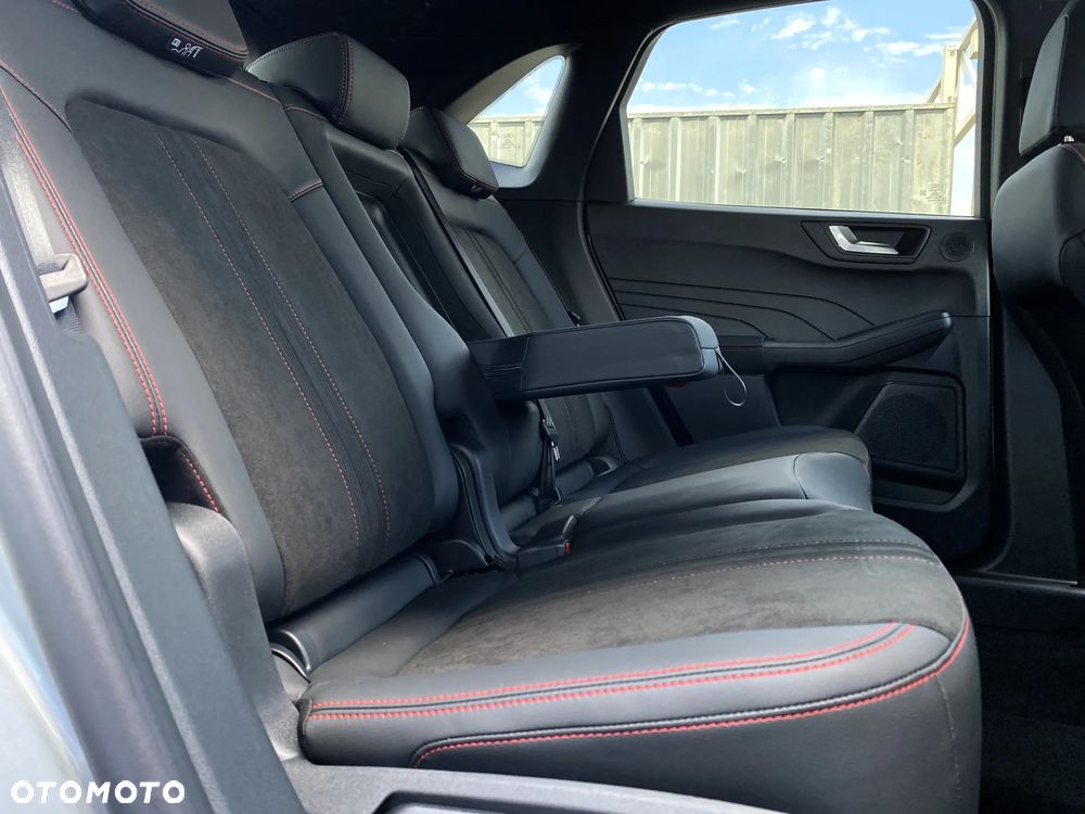 Ford Kuga 1.5 EcoBoost FWD ST-Line X - 33