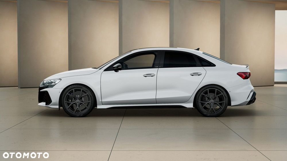 Audi RS3 Limousine - 4