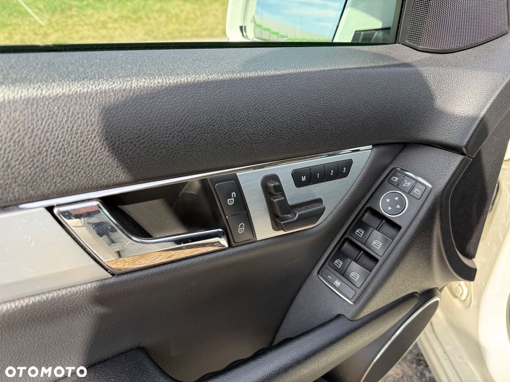 Mercedes-Benz Klasa C 250 CDI DPF Automatik BlueEFFICIENCY Avantgarde - 8