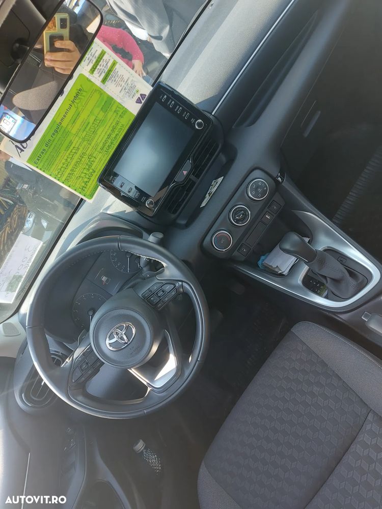Toyota Yaris 2023 photo 4