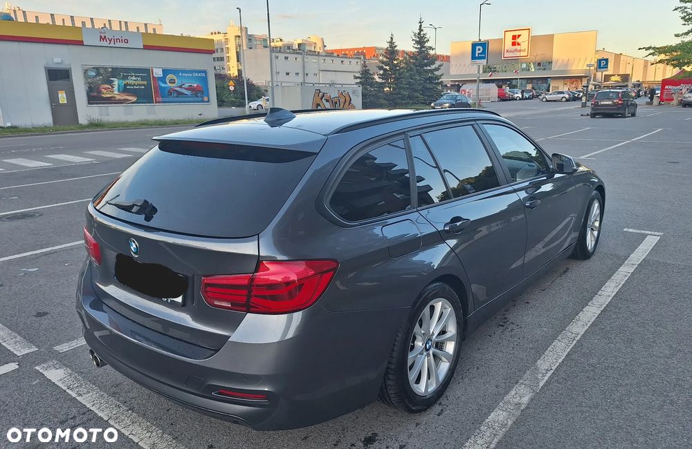 BMW Seria 3 320d Touring - 2
