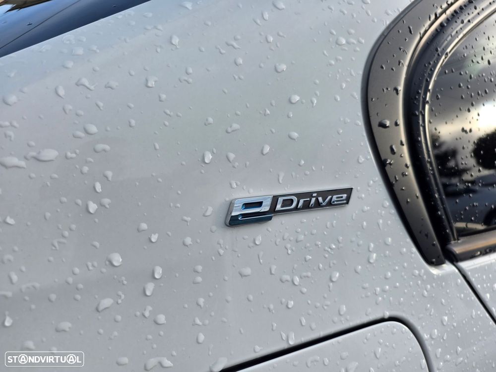 BMW 330 e iPerformance Line Sport - 14