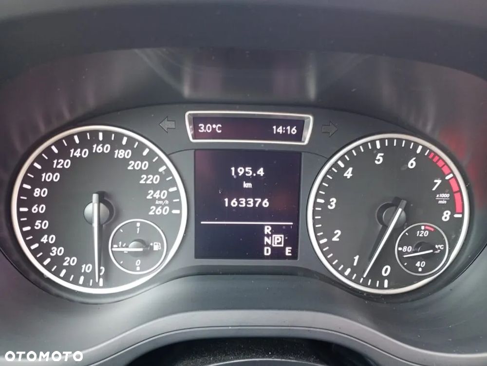 Mercedes-Benz Klasa B 180 (BlueEFFICIENCY) 7G-DCT - 8