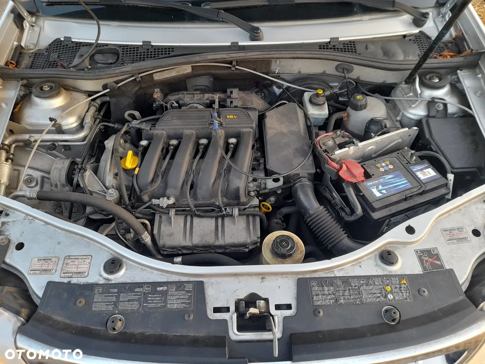 Dacia Duster 1.6 Laureate - 12