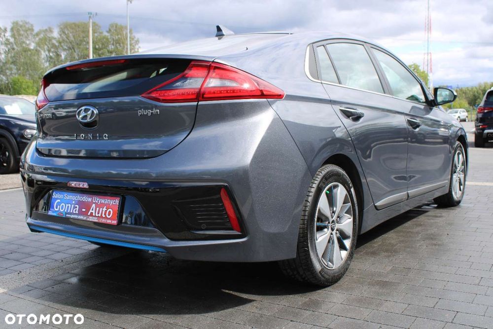 Hyundai IONIQ - 15