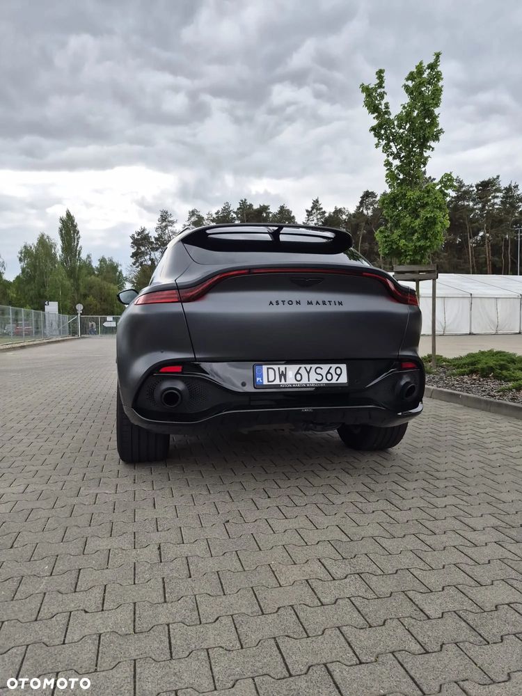 Aston Martin DBX - 29