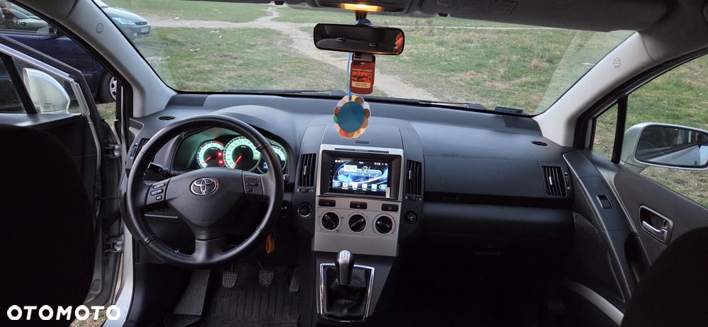 Toyota Corolla Verso 1.6 - 6