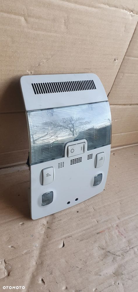 Lampka oświetlenie kabiny podsufitki Audi A3 8P 8E0947135E 8E0947565 - 2