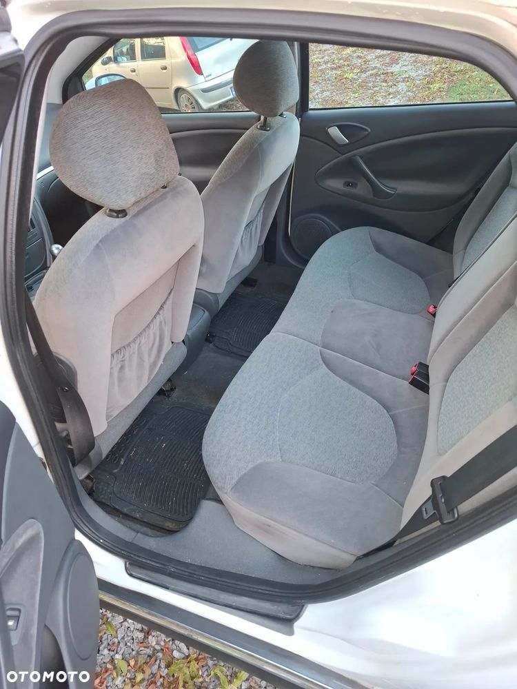 Citroën C5 1.6 HDi Attraction - 12