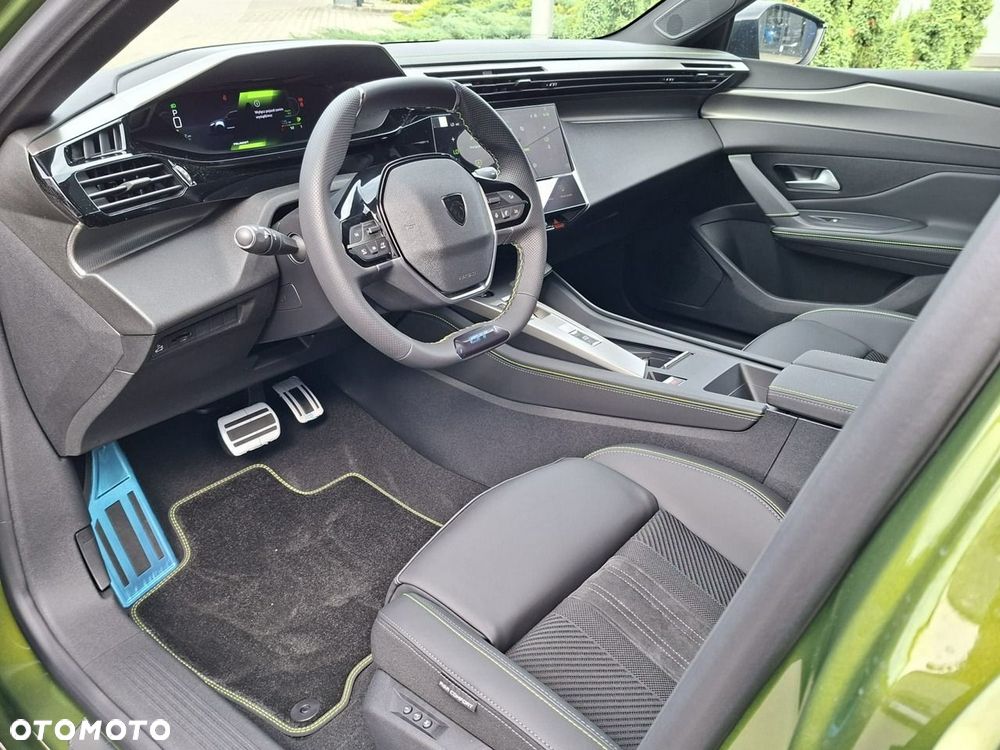 Peugeot 408 HYBRID 145 e-DSC6 GT - 16