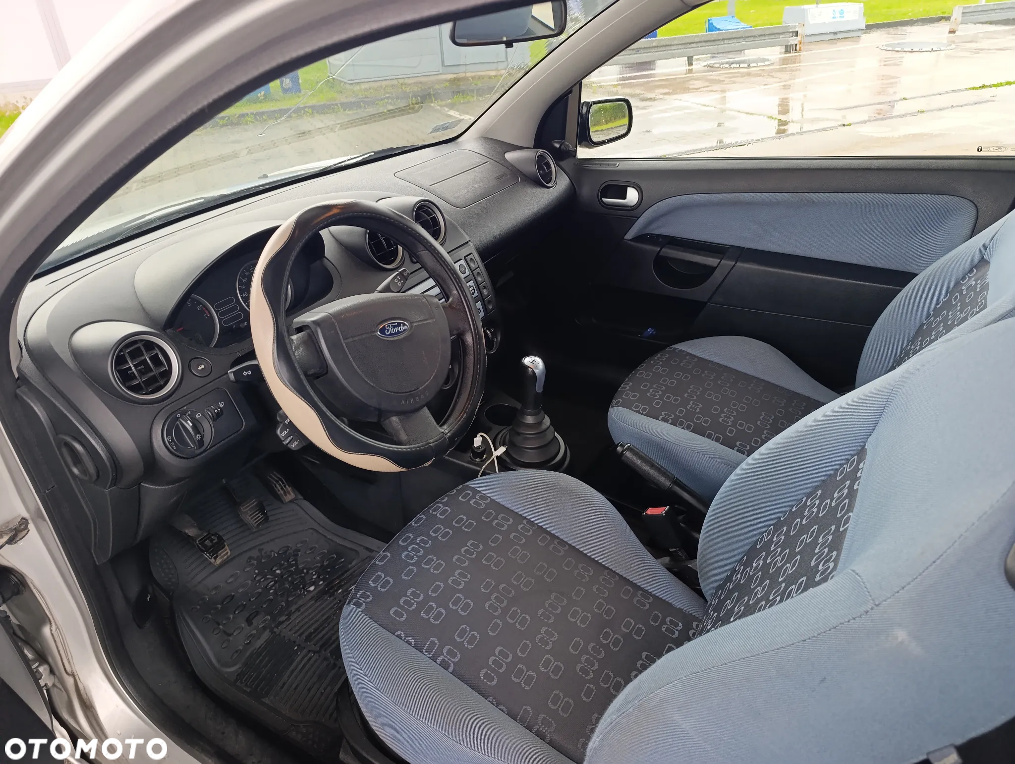 Ford Fiesta - 2