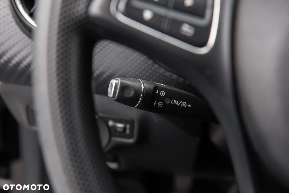 Mercedes-Benz GLA 180 - 19