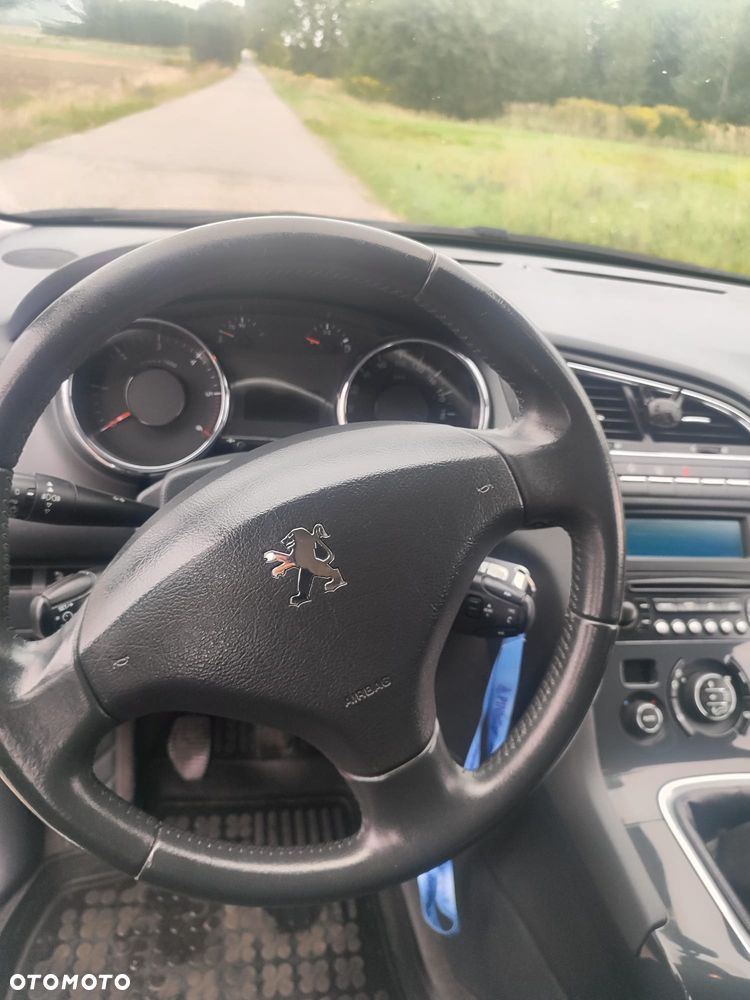 Peugeot 5008 - 12