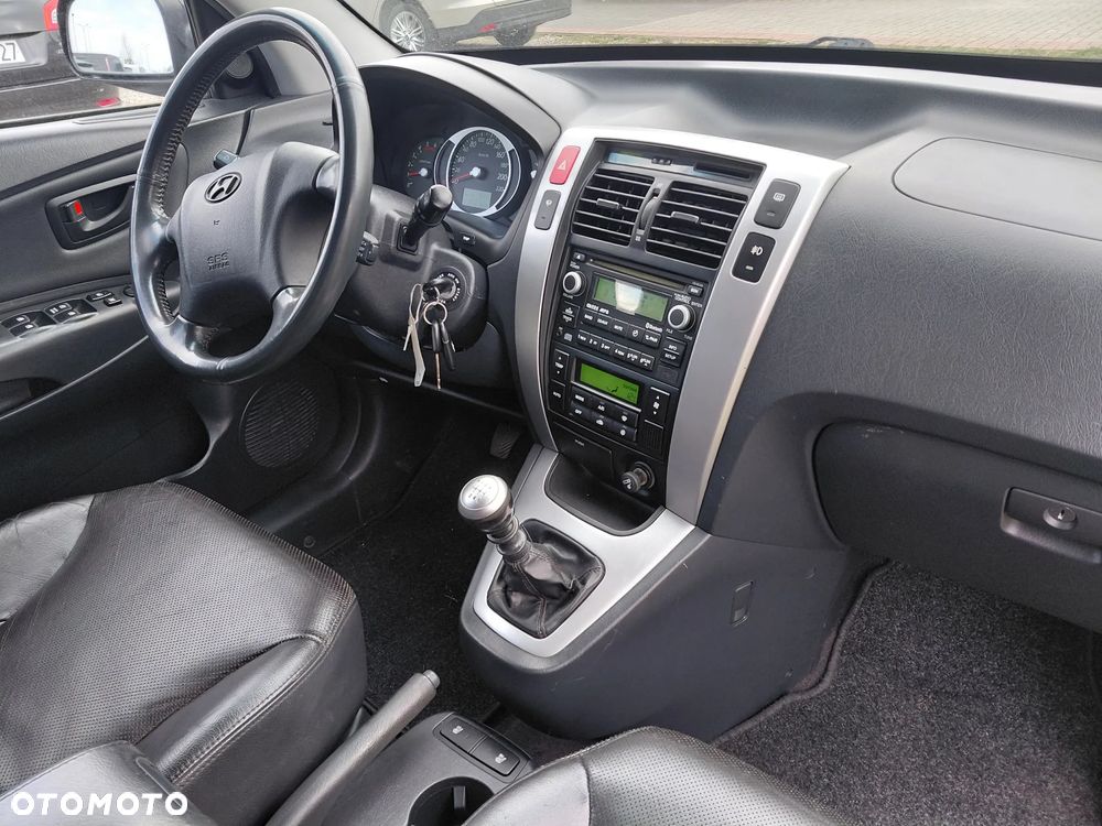 Hyundai Tucson 2.0 CRDi VGT 2WD GLS - 26