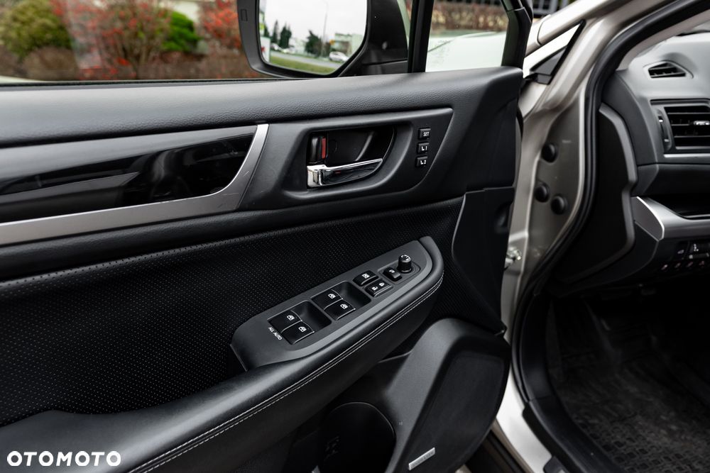 Subaru Outback 2.5RC NAV - 17