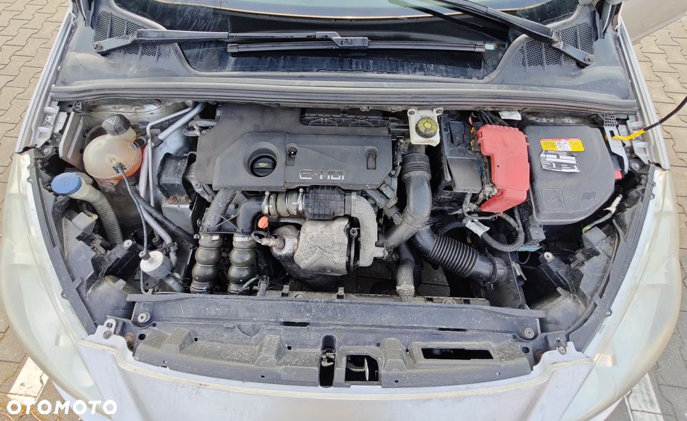 Peugeot 308 1.6 HDi Premium - 18