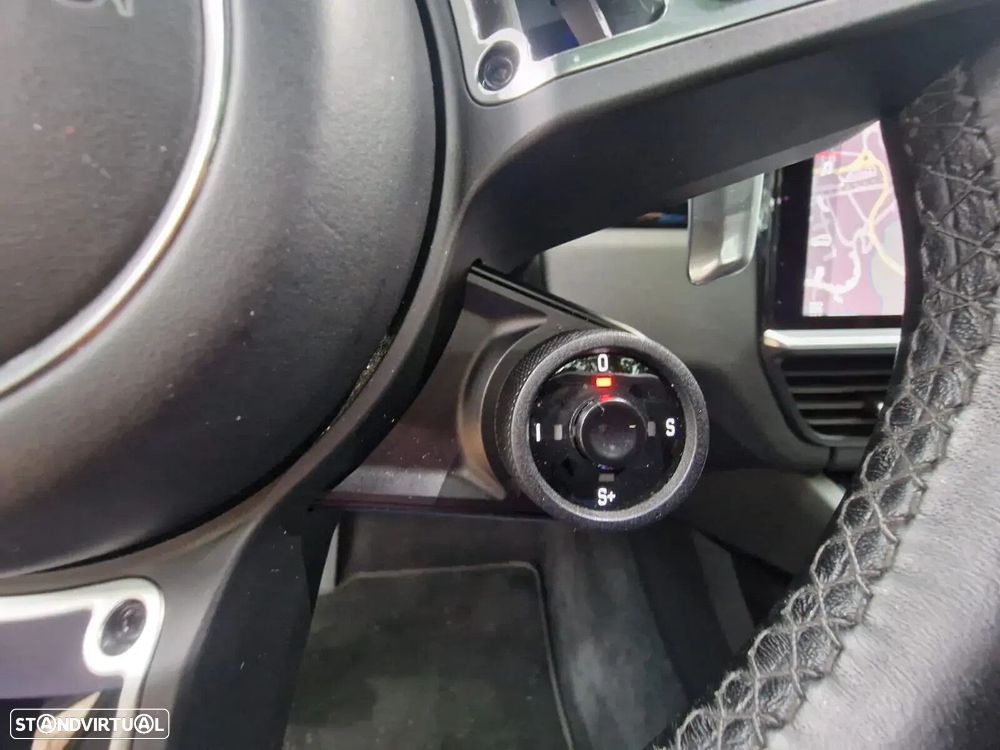 Porsche Cayenne - 60
