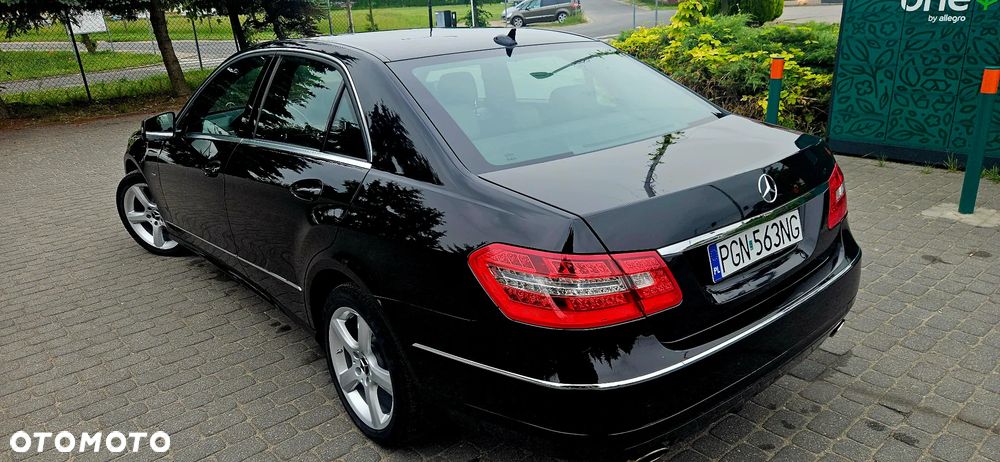 Mercedes-Benz Klasa E 200 CGI BlueEFFICIENCY 7G-TRONIC Avantgarde - 16