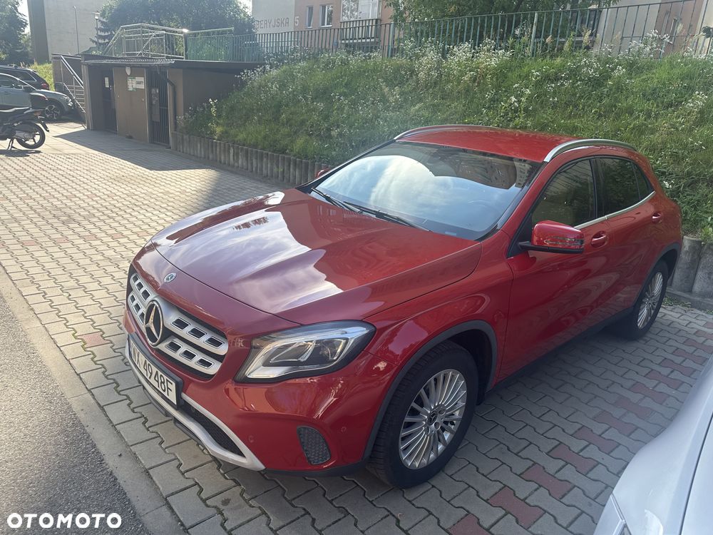 Mercedes-Benz GLA 180 d 7G-DCT - 4