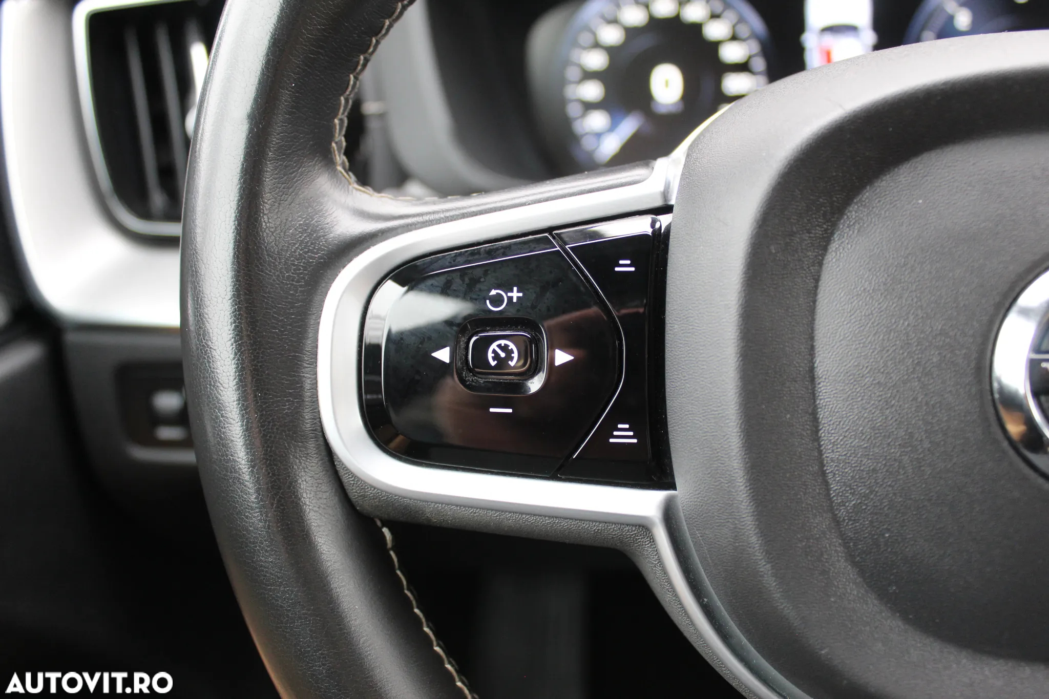 Volvo XC 60 B4 MHEV AT8 AWD Inscription - 15